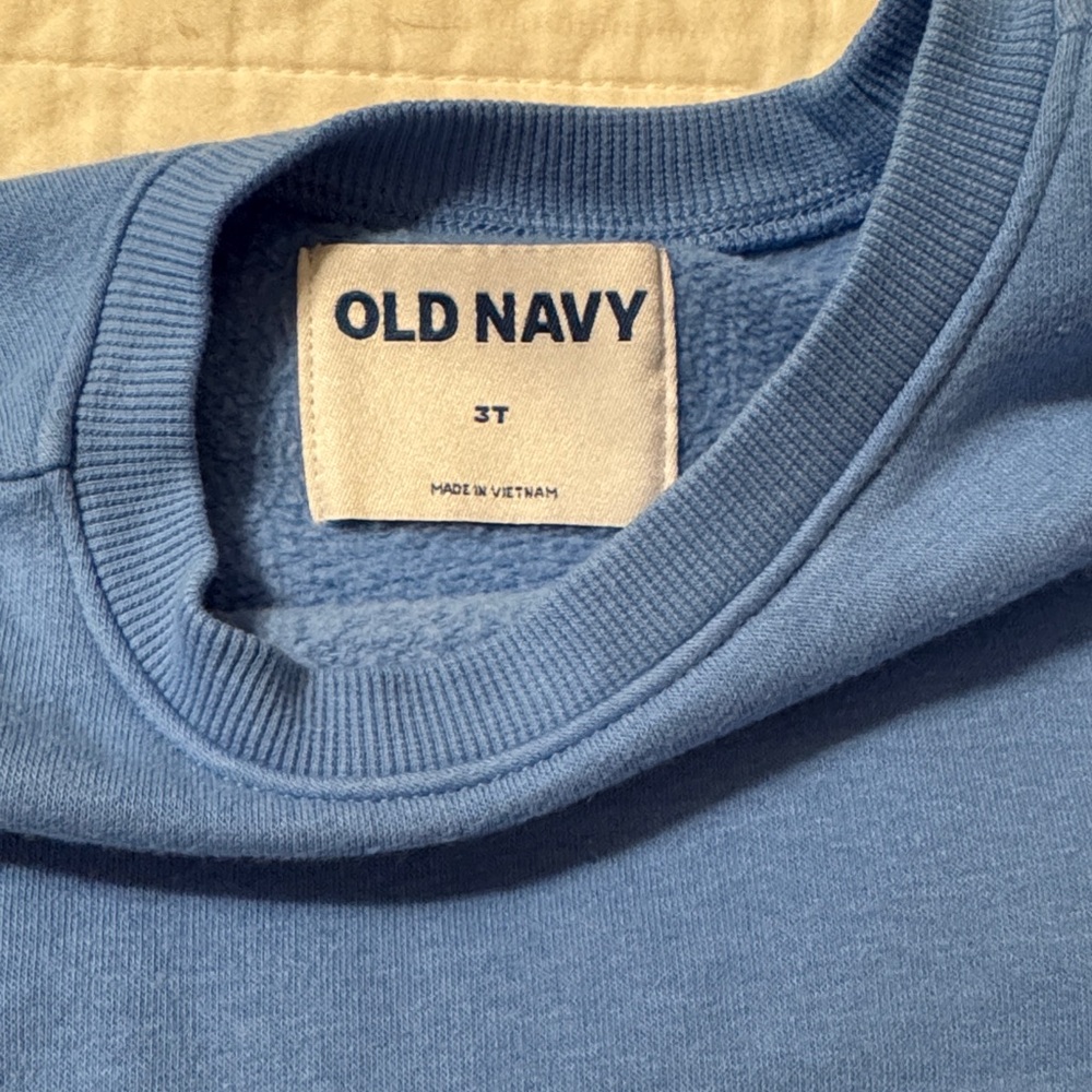 Sweatshirt - Picture 2 of 3